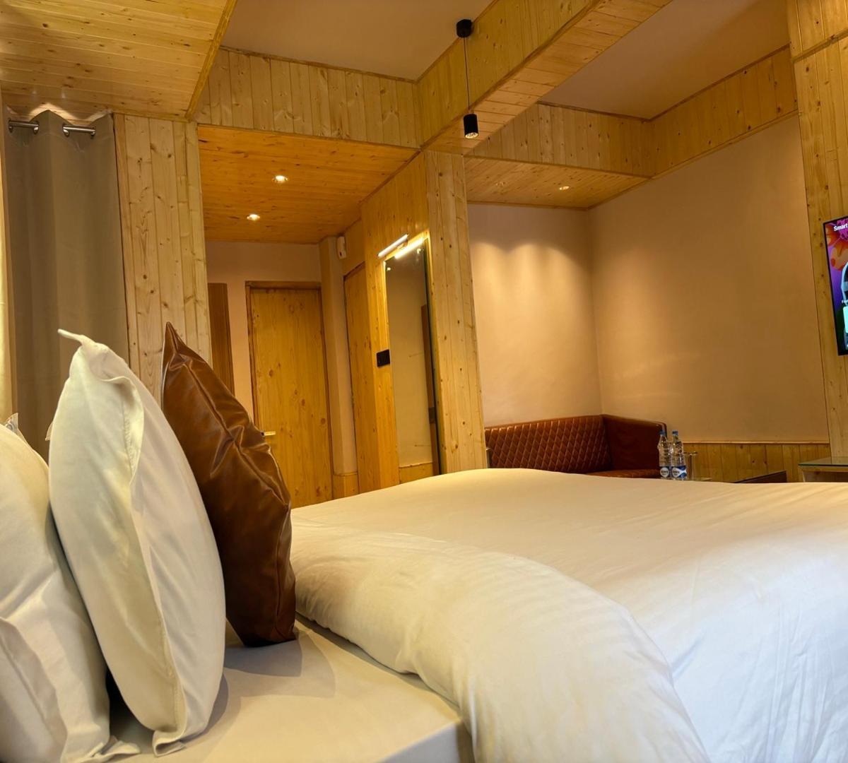 The Hillside Hotel Касол Екстериор снимка
